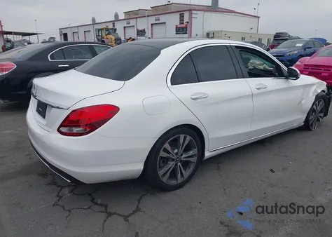 2018 Mercedes-Benz C 300 из США, поврежденный, VIN WDDWF4JB7JR411673